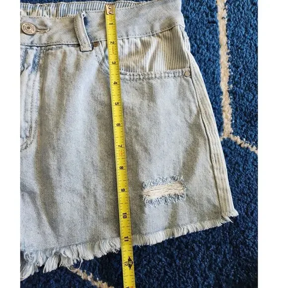 Rewash Women's HighRise Light Wash Denim Cutoff Shorts 11 - Picture 6 of 7